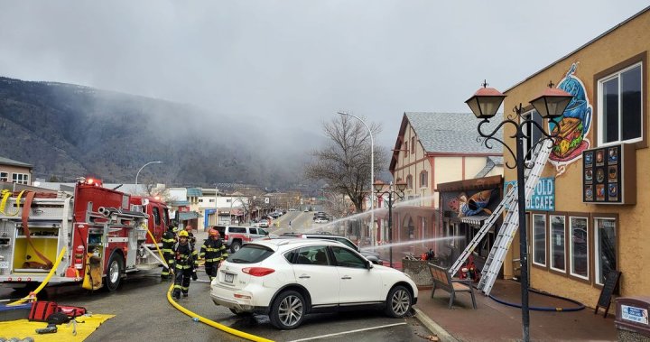 Osoyoos Fire Rescue благодари на 2 съседни противопожарни служби за помощта в борбата с пожара