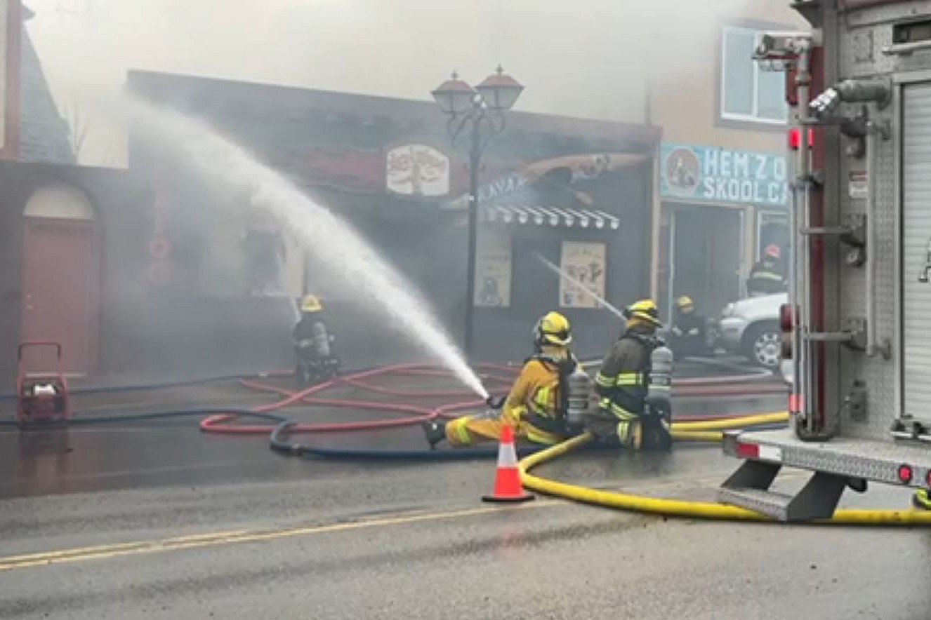 Fire in downtown Osoyoos prompts water quality advisory