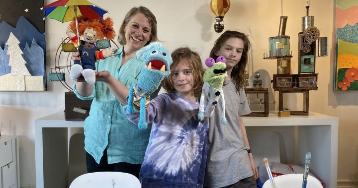 Куклен проект: Жителите на Калгар се научават да правят „наистина забавни“ малки герои