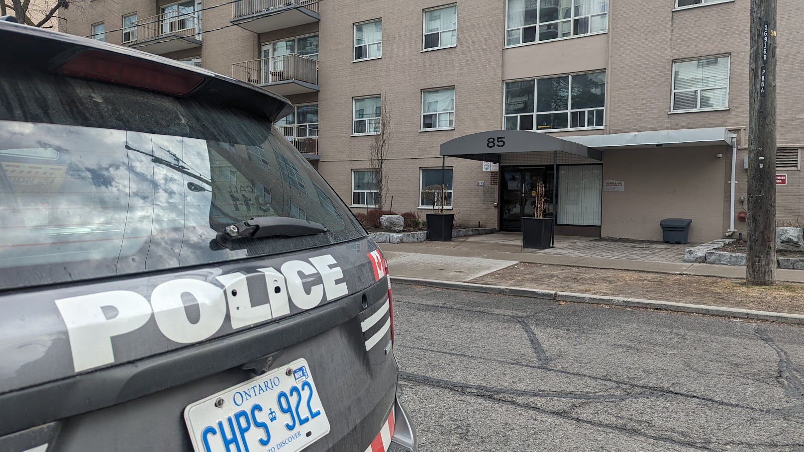 Полицията в Торонто съобщи че заподозрян е задържан след намушкване