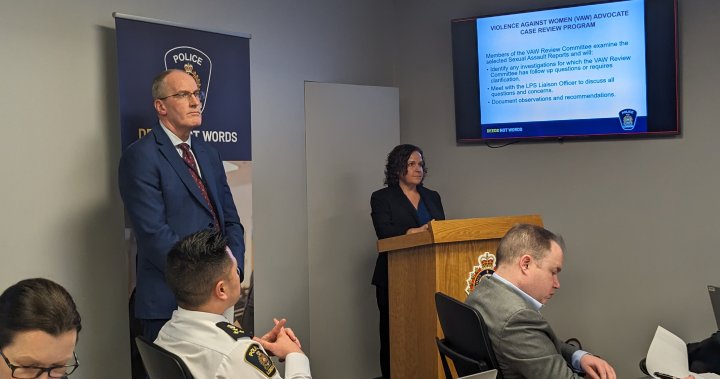 Лондон, Онтарио полицейски доклад показва обвинения в по-малко от половината докладвани сексуални нападения