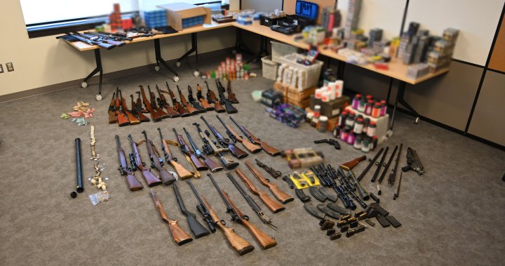 Повече от 60 огнестрелни оръжия, 10 000 патрона са конфискувани при арестуването на трафика на огнестрелни оръжия в Саскачеван