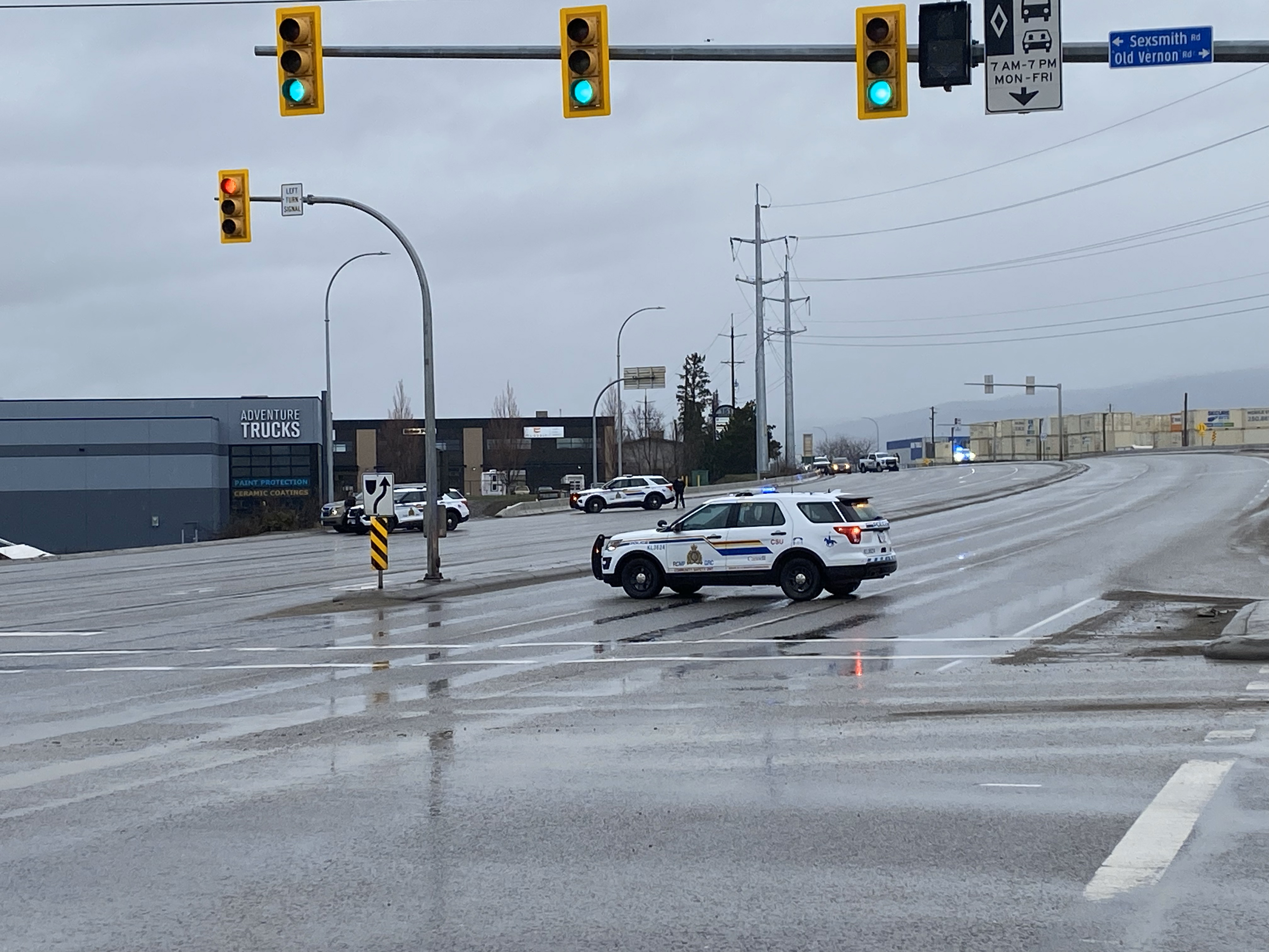 Heavy police presence at incident in Kelowna, highway traffic redirected - Okanagan - Vimarsana News