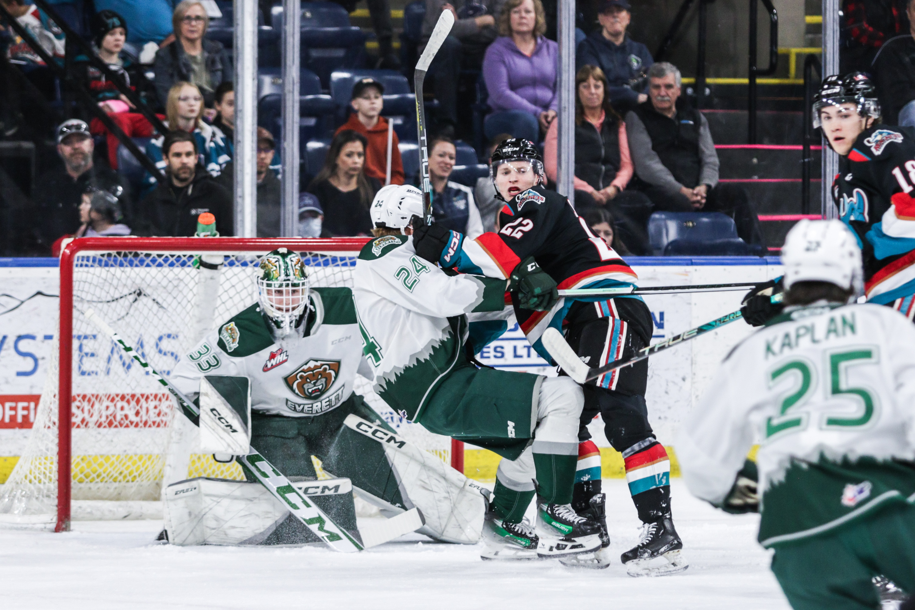 Обзор на юношески хокейни резултати от Оканаган и района ЗАПАДНА ХОКЕЙНА ЛИГАЕВЪРЕТ