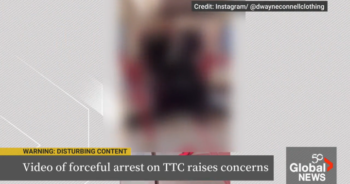 Видео на насилствен арест във влак на метрото на TTC