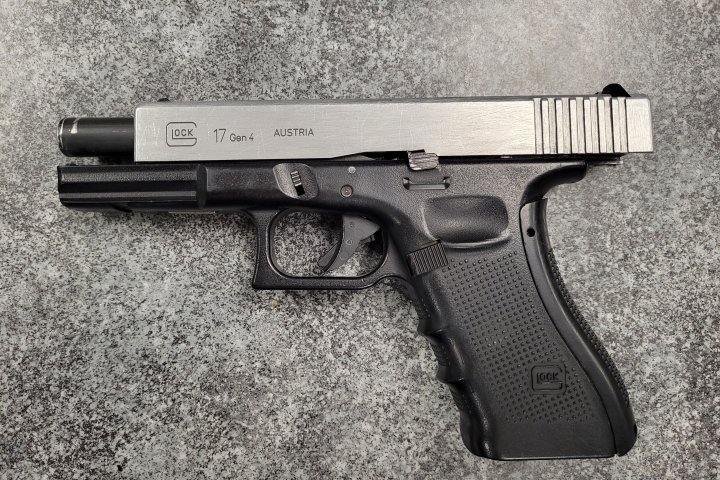 Portage la Prairie RCMP arrest man with concealed replica gun in shoplifting investigation