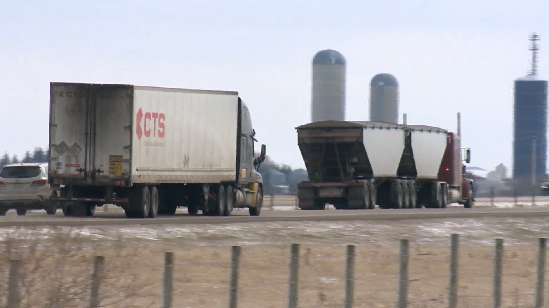 Когато автобусът на хокейния отбор на Humboldt Broncos се сблъска