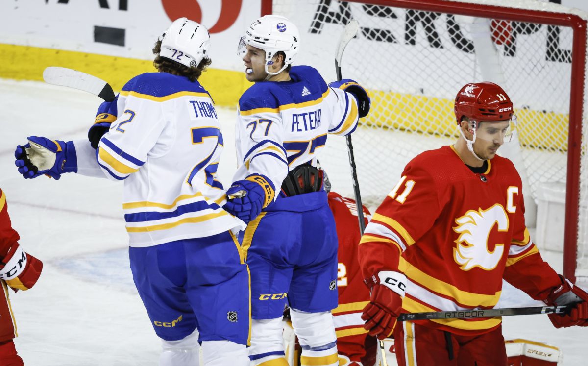 Бъфало Сейбърс спасиха гостуване и запазиха слабите си надежди за