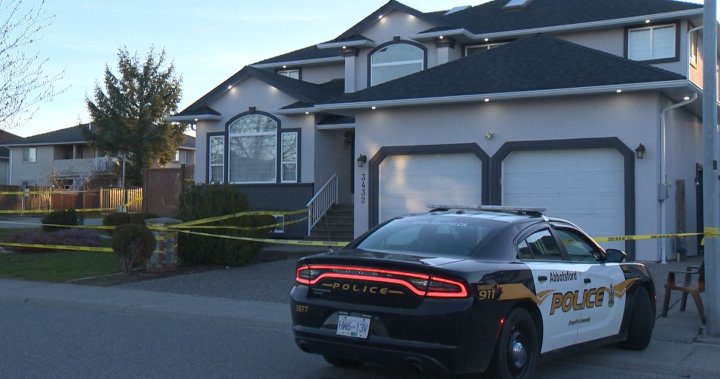 Жена е убита в дома си в Абътсфорд, Британска Колумбия, полицията арестува мъж на местопроизшествието
