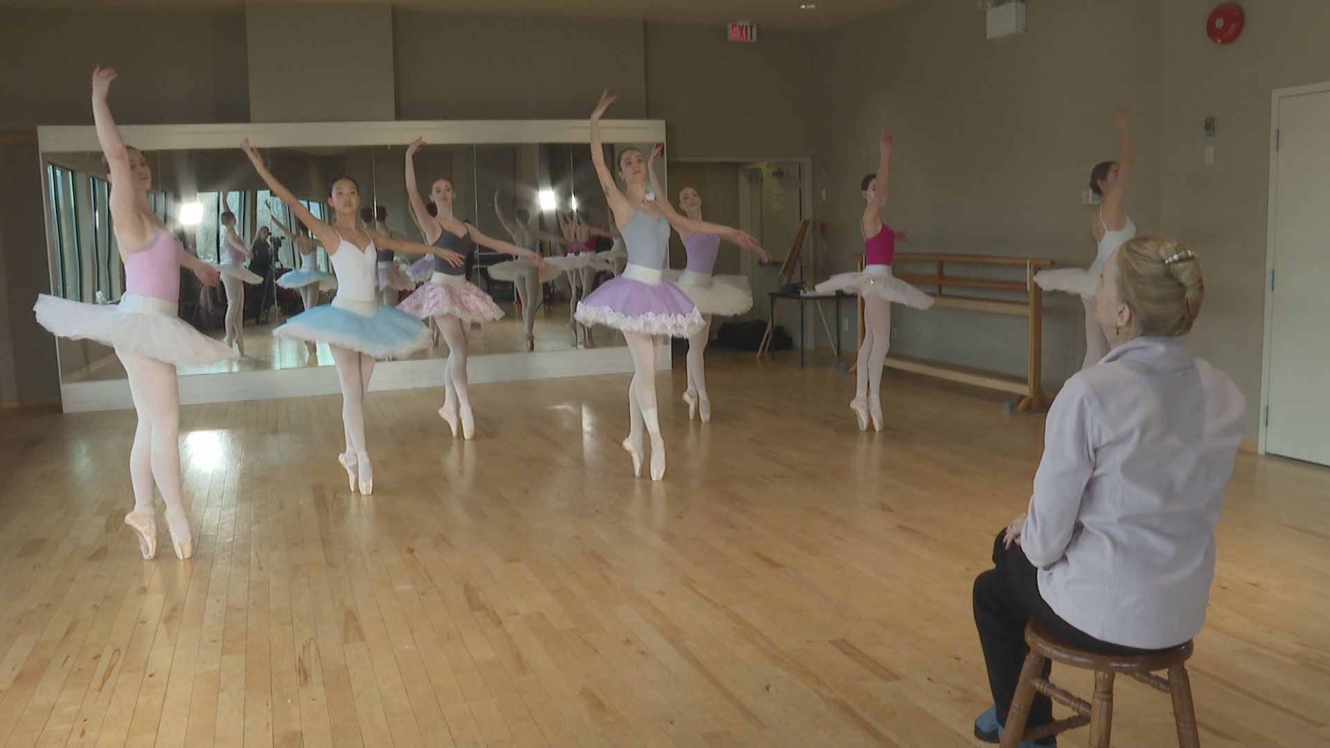 Легендарната канадска балерина Евелин Харт споделя своя опит с младите