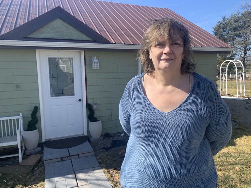 Дерек и Ейнджъл Никълсън живеят в Бийбъл Хил Н С вече