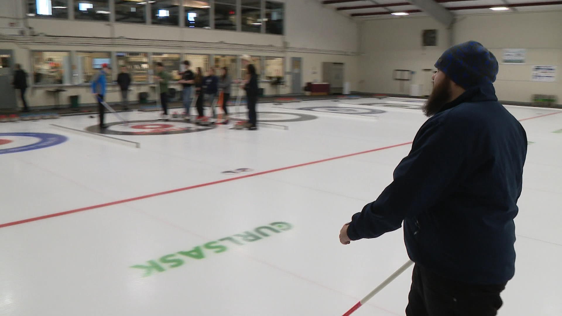 Лигата по кърлинг на Sticks and Stones на Саскатун се стреми