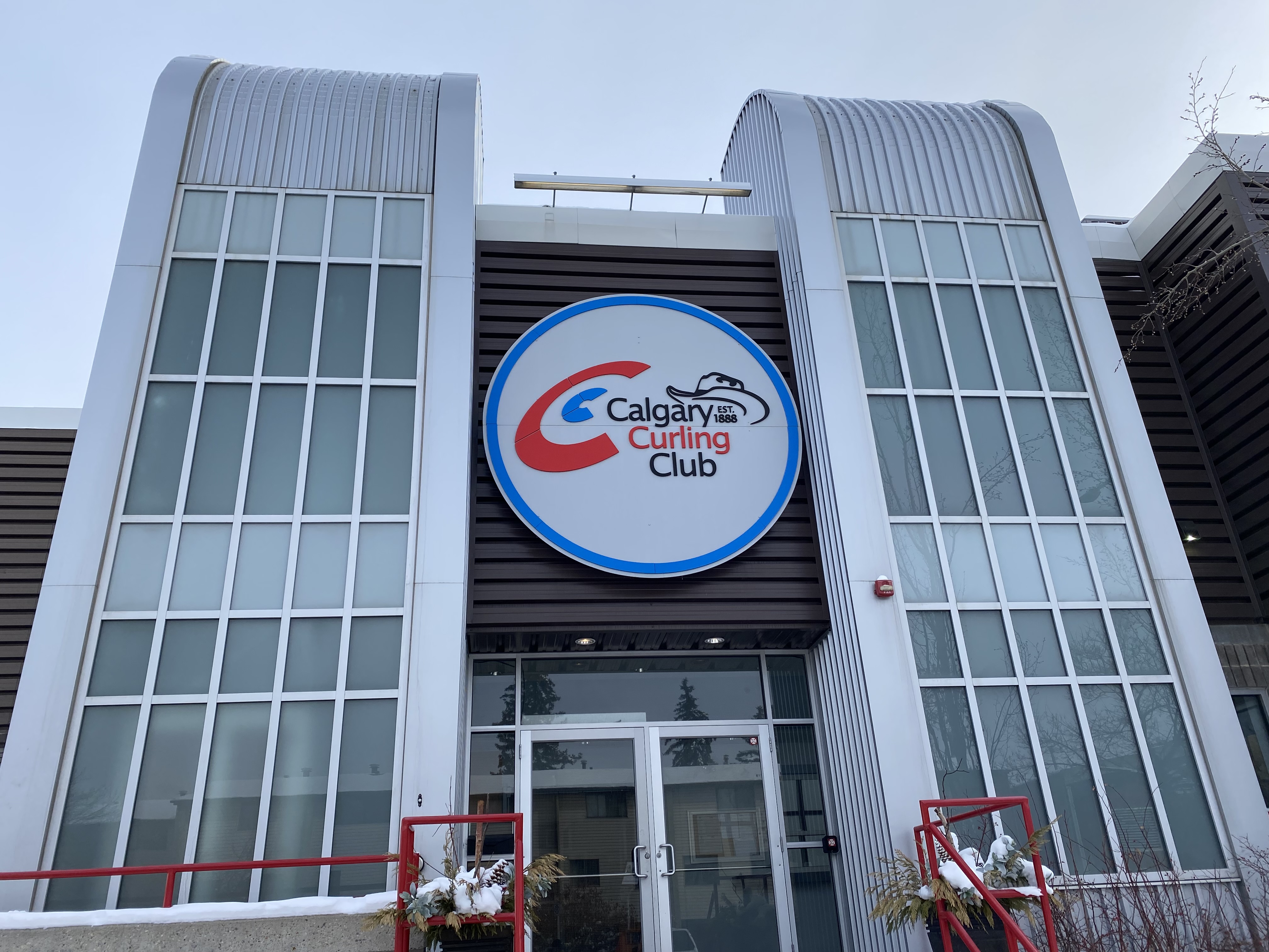 Calgary Curling Club засилва битката си срещу ATB Financial след като
