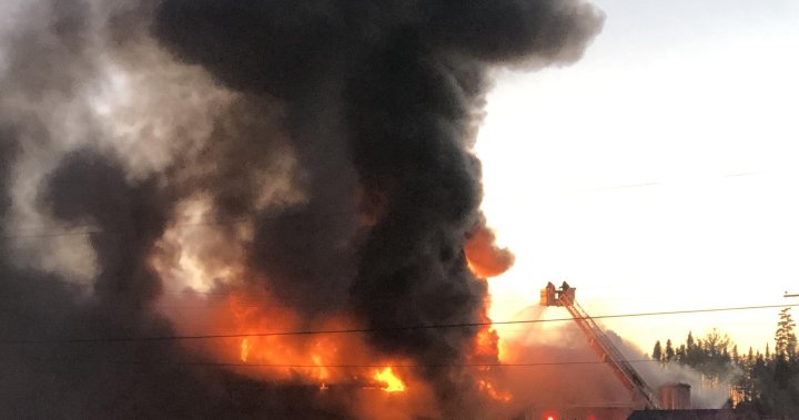 新不伦瑞克镇的薯片工厂被大火摧毁
