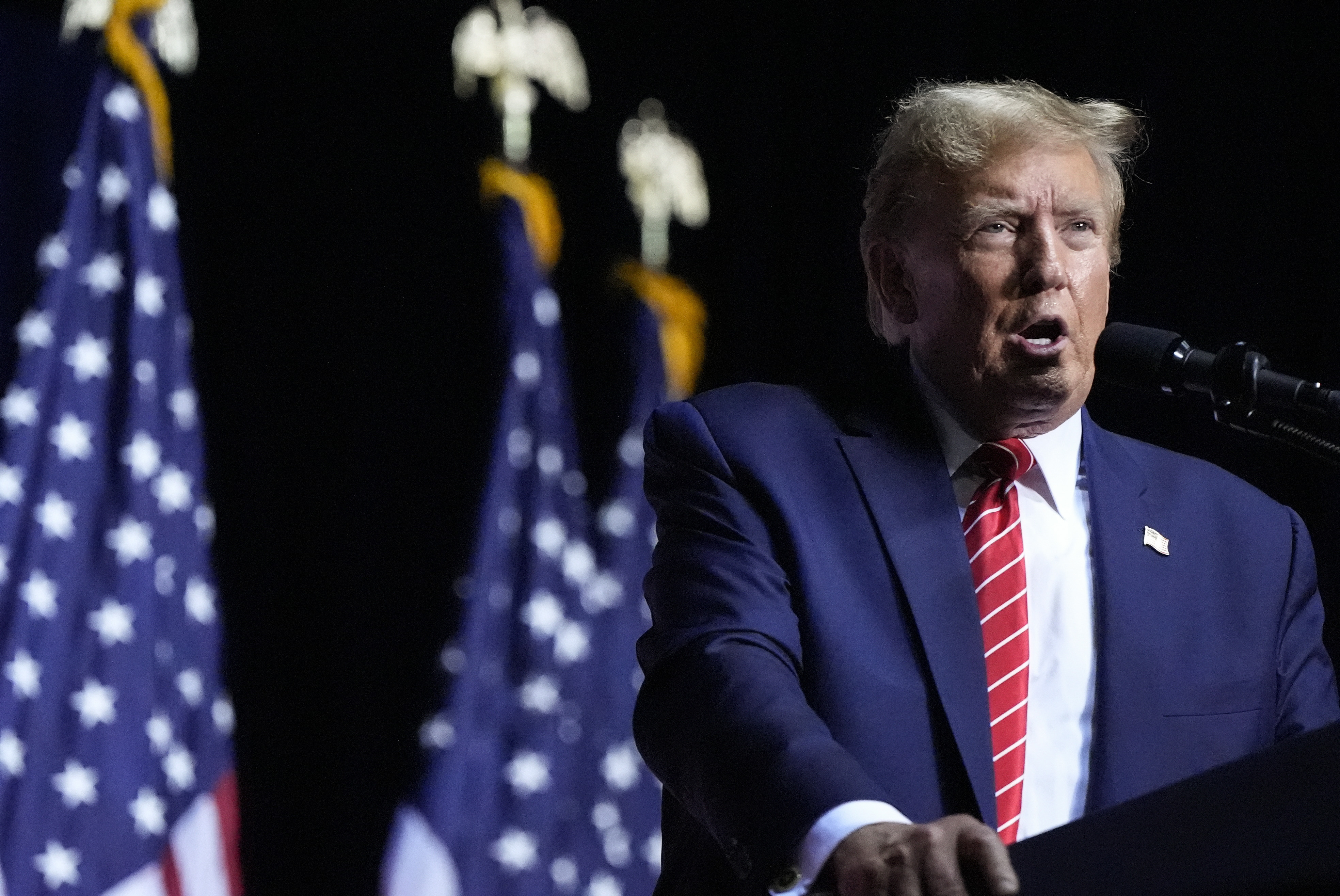 Наказателният процес срещу Доналд Тръмп произтичащ от тайни пари платени