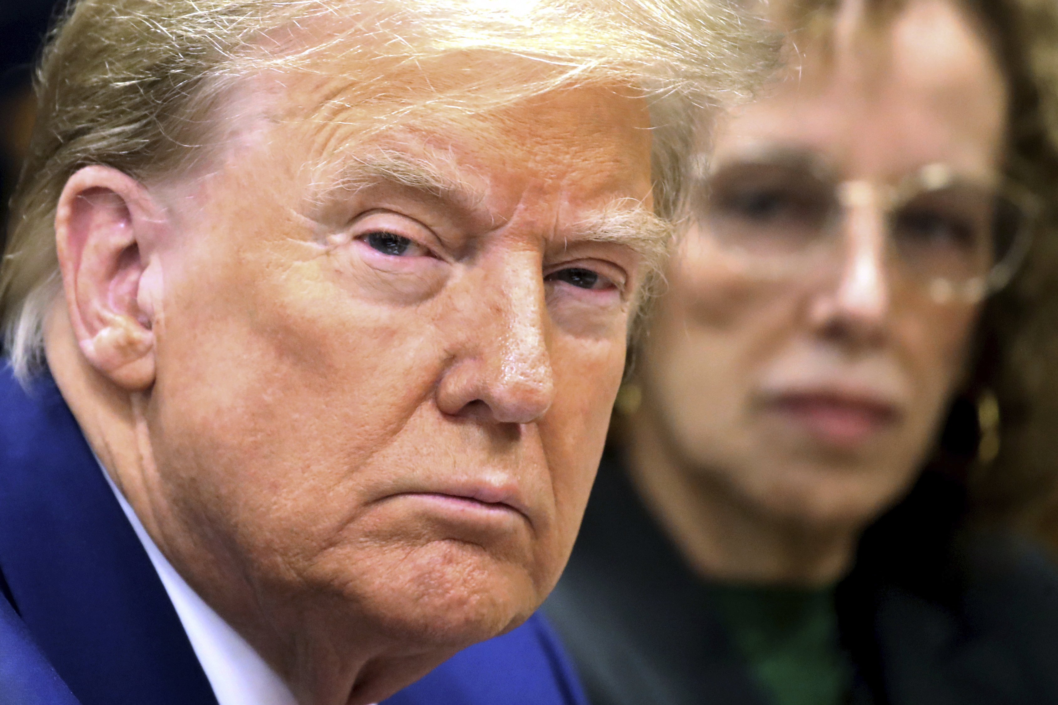 Съдия от Ню Йорк насрочи дата за 15 април по