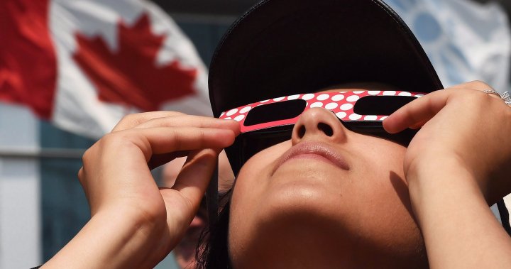Очилата Eclipse се продават много в Канада преди рядко небесно събитие