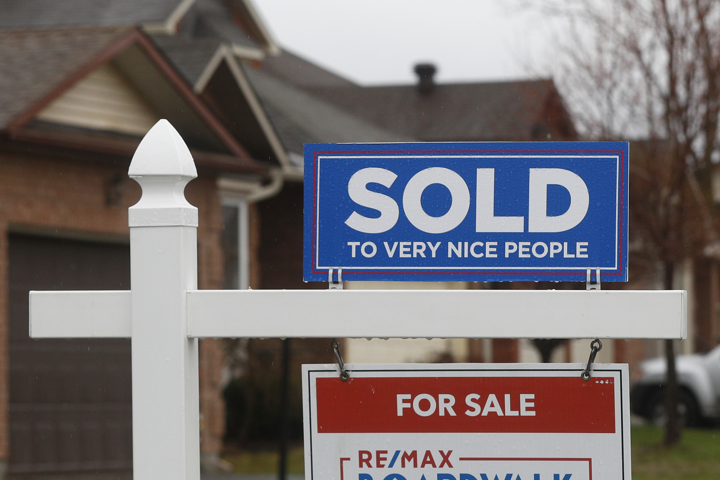 Февруари може да е бил сравнително безпроблемен период на жилищния