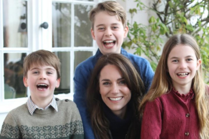 Kate Middleton admits editing family photo, apologizes ‘for any confusion’