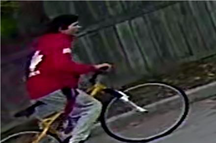 Ченгетата от Уинипег разследват убийството през септември 2023 г. търсят самоличността на мъжа, видян на велосипед