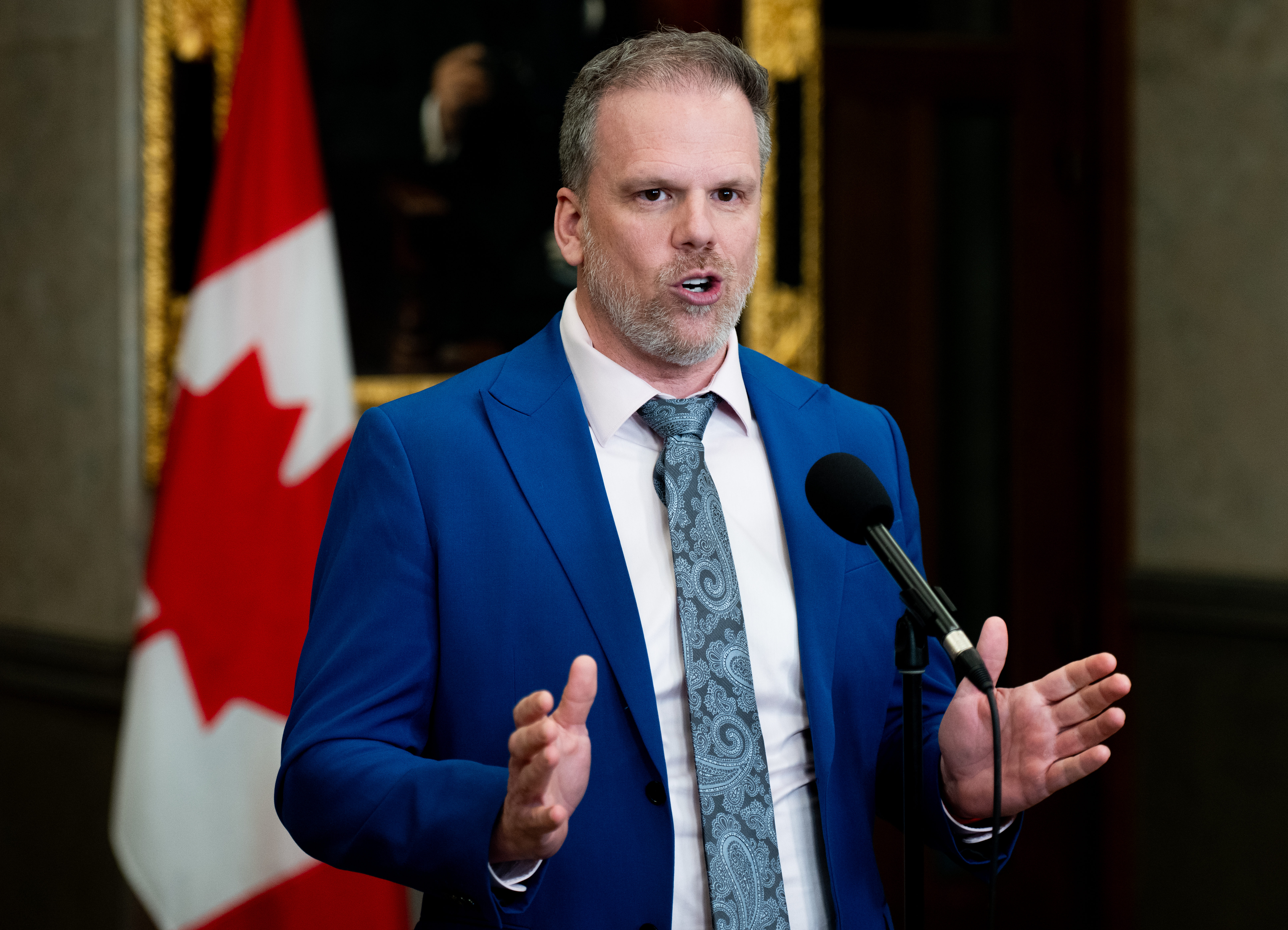 Министърът на здравеопазването Марк Холанд казва че е изключително уместно