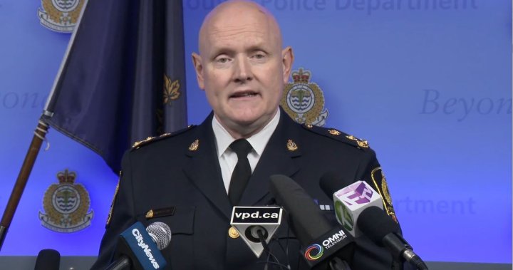 Мъж повдига обвинения срещу полицаи във Ванкувър, въоръжени с нож, казва полицията