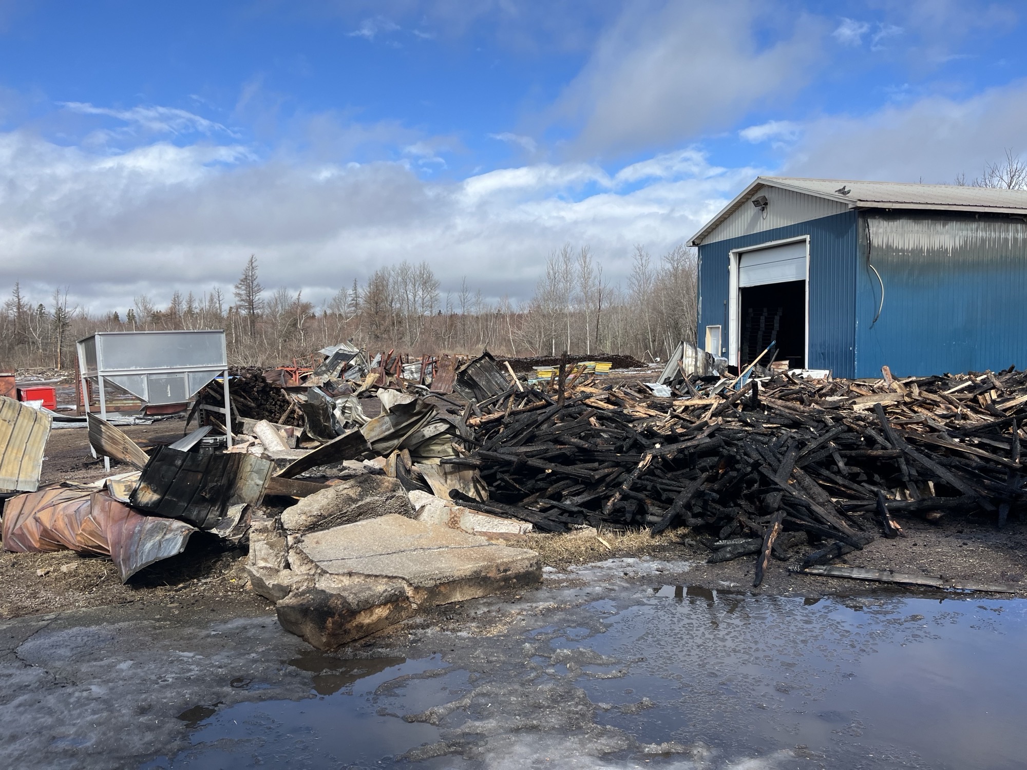 Cap-Acadie smokehouse loses storage building to fire