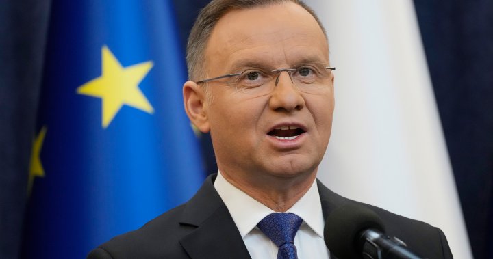 Президентът на Полша призовава разходите за отбрана на НАТО да се повишат до 3% от БВП