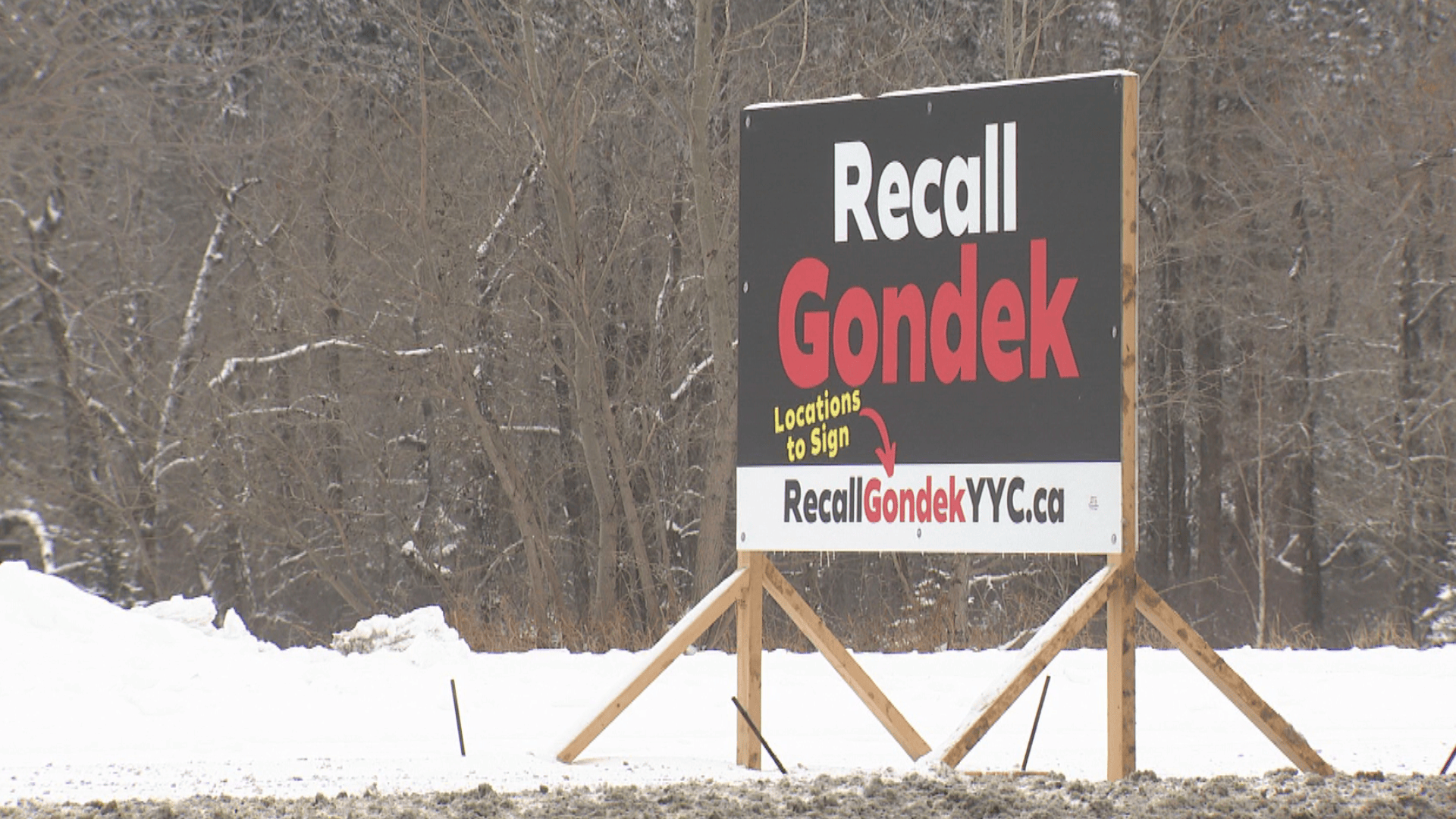 City of Calgary removing Recall Gondek signs due to bylaw infraction - Calgary - Vimarsana News