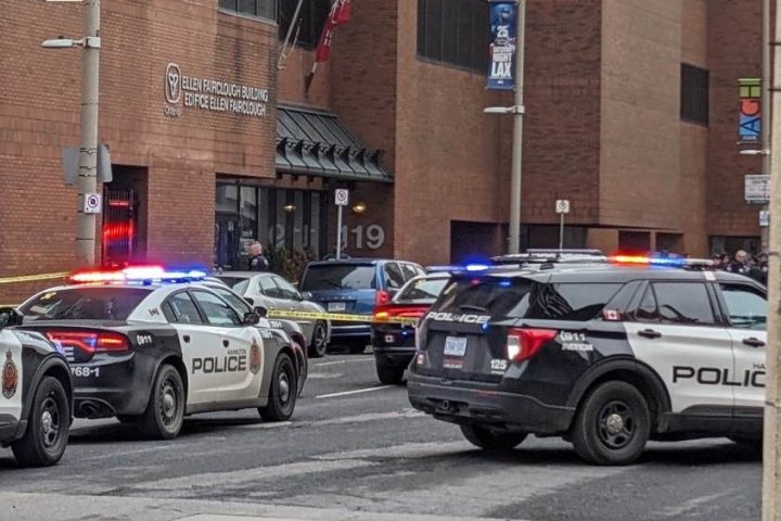 1 seriously injured in daylight shooting in downtown Hamilton