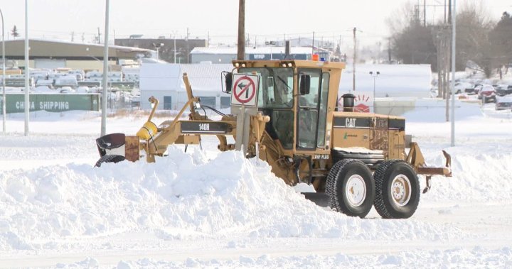 Сроковете за почистване на снега в Саскатун са съкратени, докато екипите работят през 