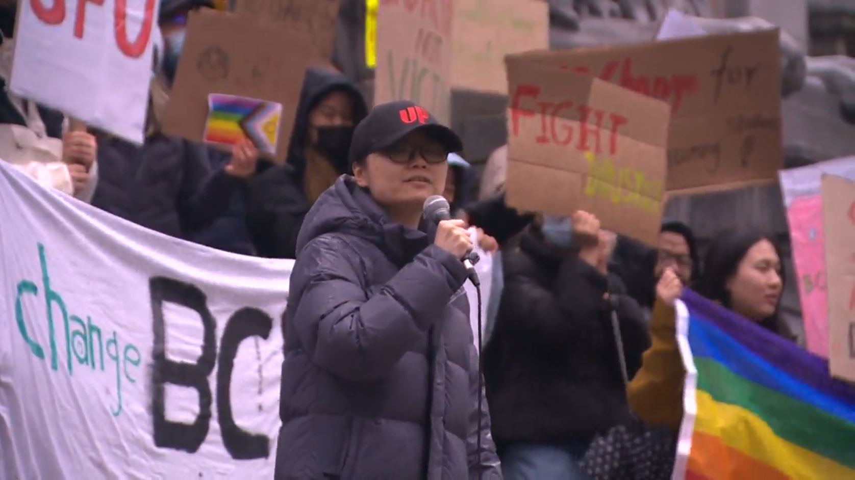 В центъра на Ванкувър се проведе протест от международни студенти