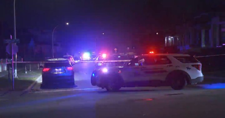 Вижда се засилено полицейско присъствие като мъж е ранен при стрелба в Cloverdale