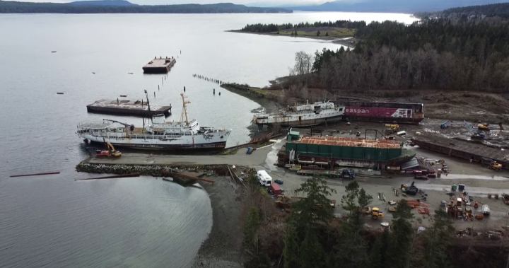Жителите са разстроени от операцията по разбиване на кораби на остров Ванкувър