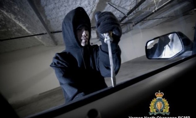 RCMP във Върнън, Британска Колумбия, предоставя съвети за предотвратяване на автомобилни престъпления