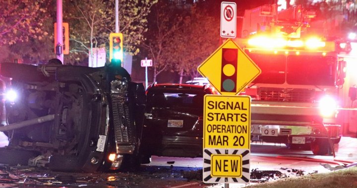 Катастрофа на няколко превозни средства с участието на пешеходец изпрати двама в болница в Съри, Британска Колумбия