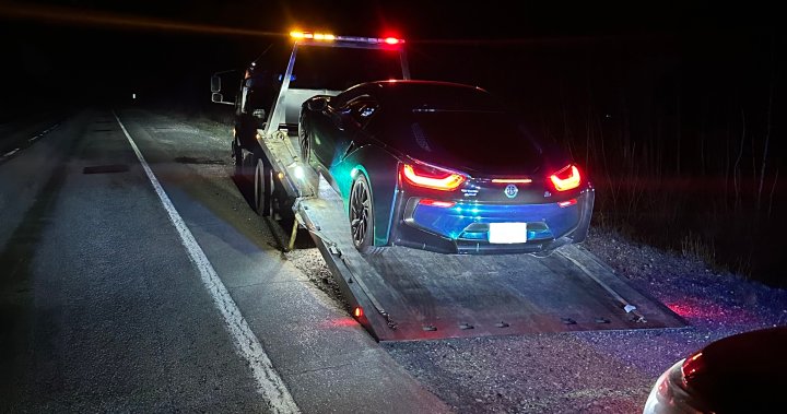 Н.С. мъж, шофирал спортна кола BMW, хванат да кара 248 км/ч по магистрала: полиция