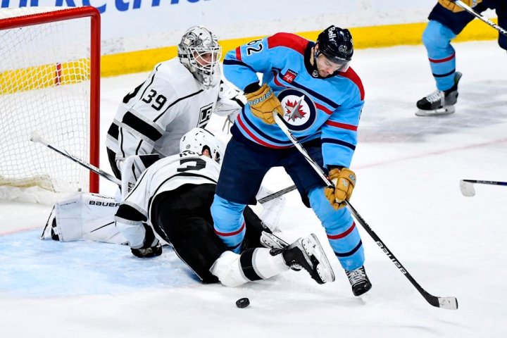 Winnipeg Jets’ Nino Niederreiter sidelined by gash from skate