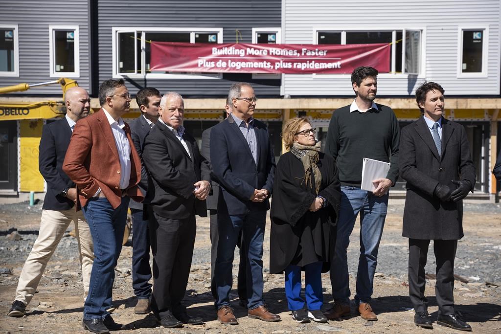 Правителството на Албърта казва че има дълбока загриженост и няма