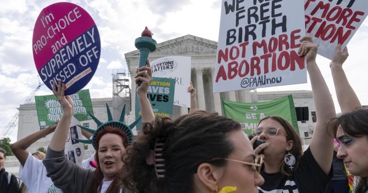 Могат ли щатите на САЩ да забранят абортите дори при спешни медицински случаи? Върховният съд преценява