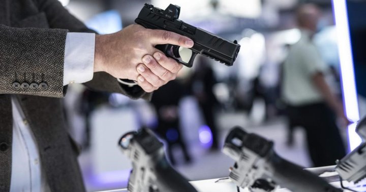 Полицията, която откри зареден пистолет в „мъжка чанта“, не направи профил на заподозрения: съдия от Квебек