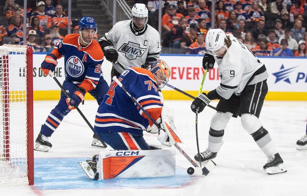 Въпреки някои грозни резултати в ранните серии вратарят на Едмънтън