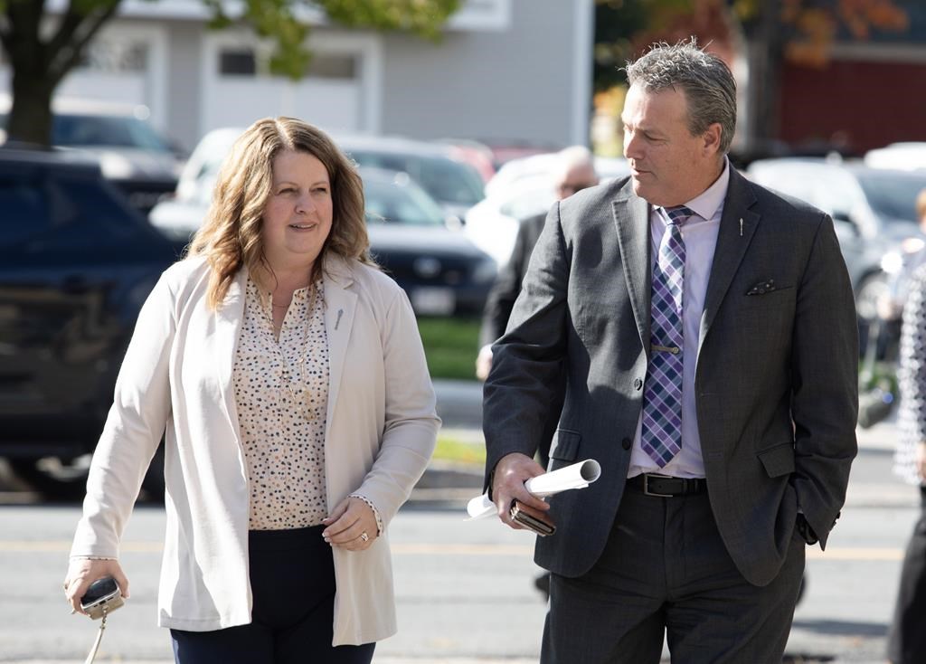 Министърът на туризма на Ню Брънзуик остана непоколебим пред лицето на критиките