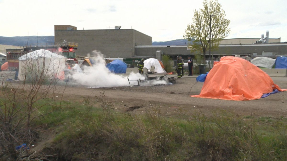 Fire crews in Kelowna put out a minor fire at the city's outdoor sheltering site on Sunday.