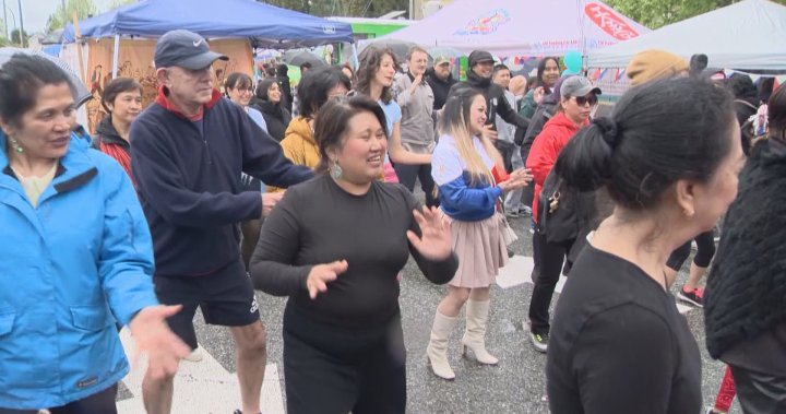 Хиляди хора се събраха в квартала Sunset в Южен Ванкувър