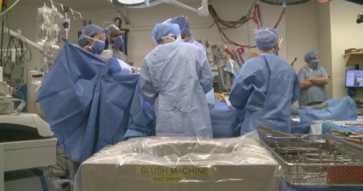 Десетки B.C. операции са отложени поради недостиг на ключови специалисти в операционната зала