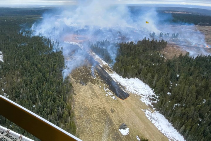 Yellowhead County burst pipeline investigation underway as wildfire brought under control