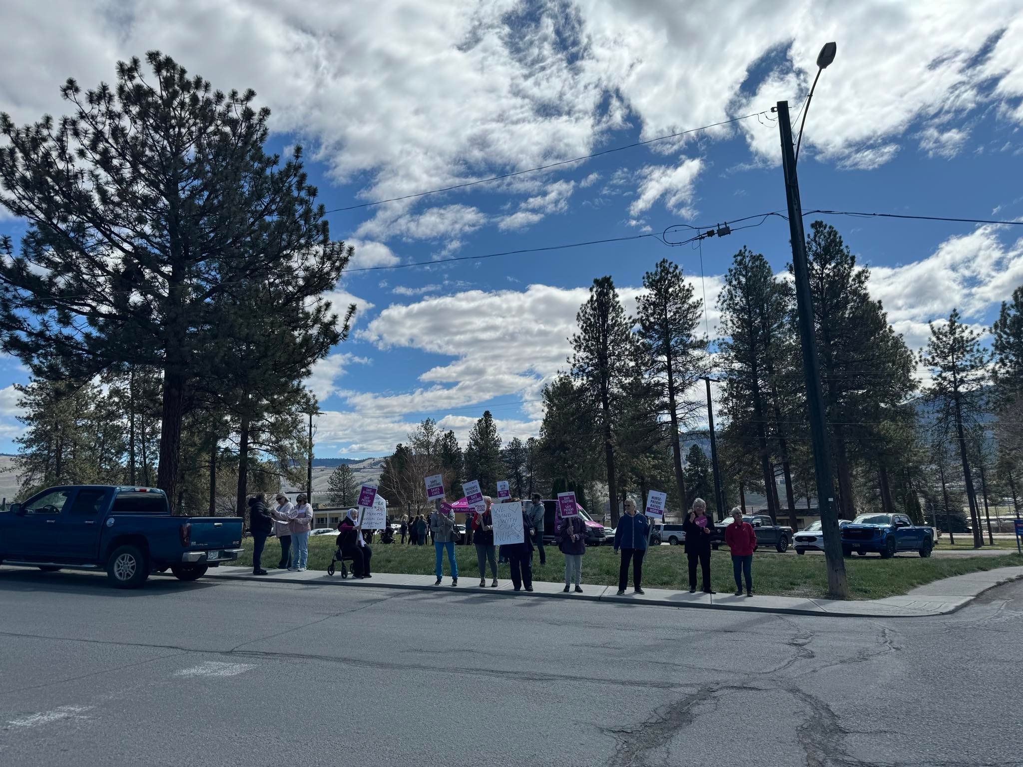 BC Nurses Union members rally for better working conditions in Merritt, B.C. - Vimarsana News