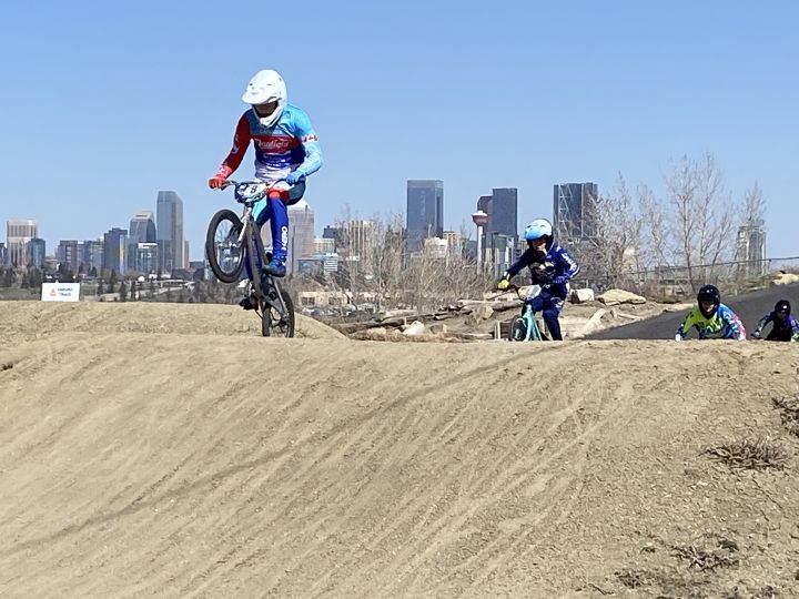 Тази пролет предлага страхотна възможност за някои трудолюбиви млади спортисти