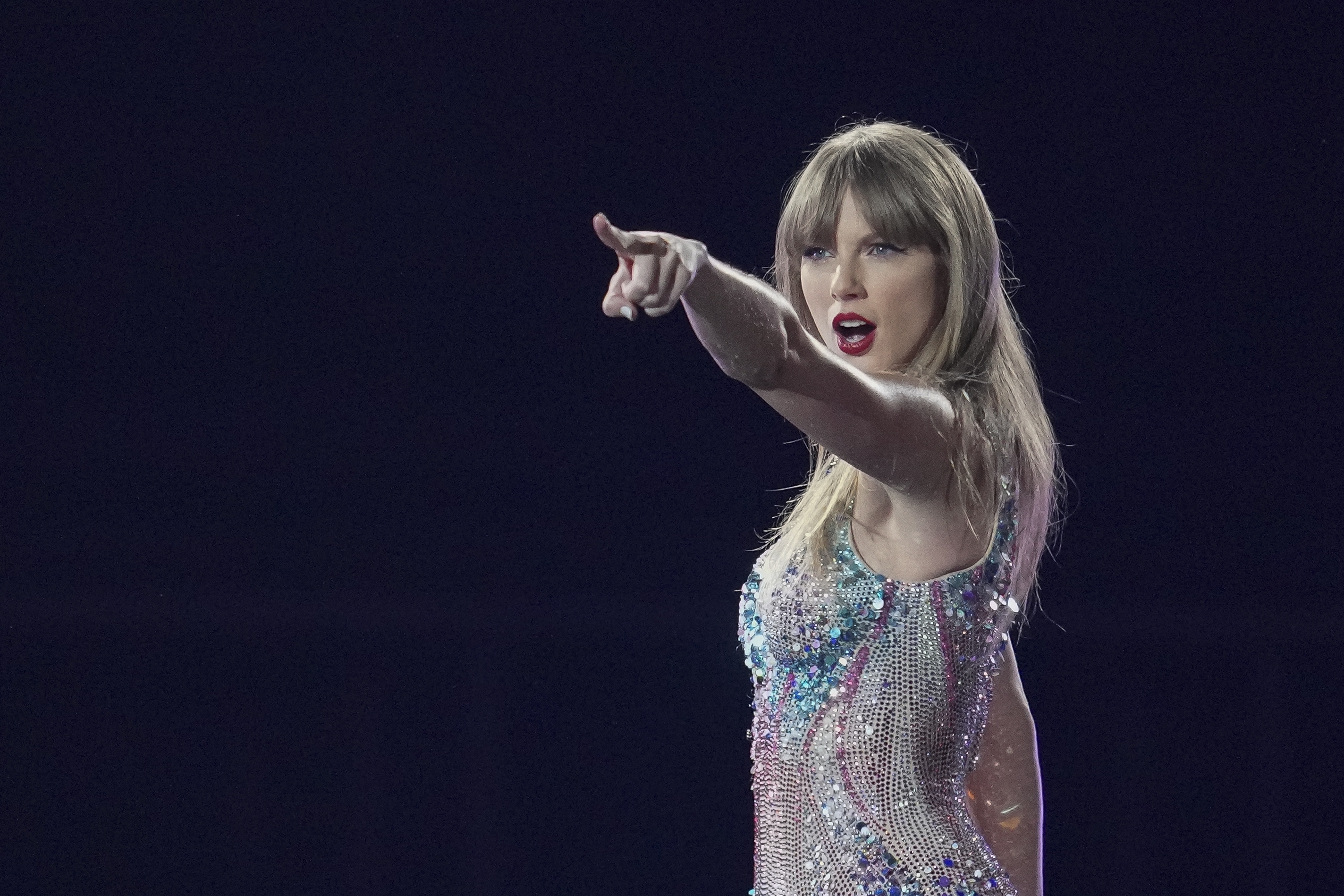 Sask. town offers to name itself after Taylor Swift if she comes to province